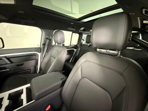 2025 Land Rover Defender S