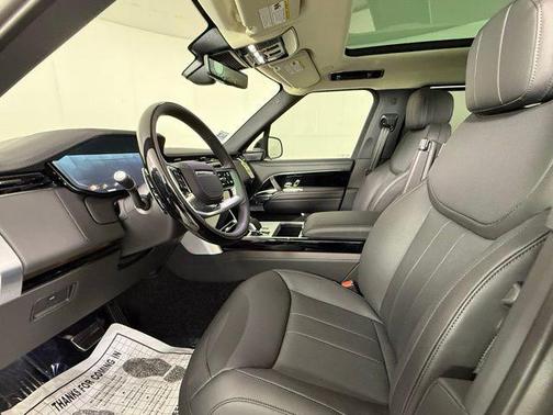 2025 Land Rover Range Rover SE