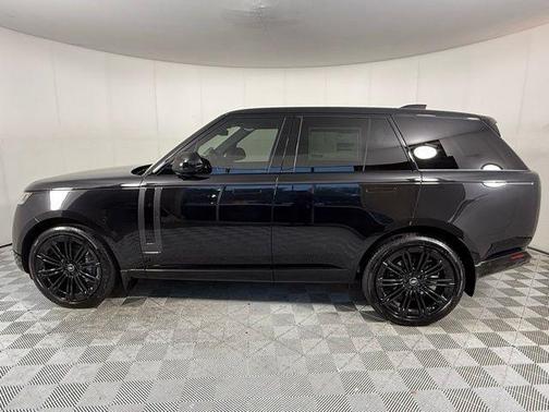 2025 Land Rover Range Rover SE