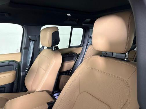 2026 Land Rover Defender X-Dynamic SE