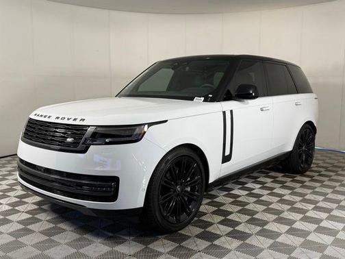 Fuji White 2025 Land Rover Range Rover SE
