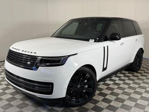 Fuji White 2025 Land Rover Range Rover SE