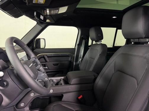 2025 Land Rover Defender S
