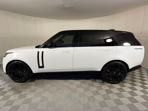 2025 Land Rover Range Rover SE