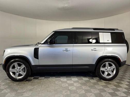 2020 Land Rover Defender SE