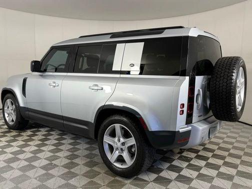 2020 Land Rover Defender SE