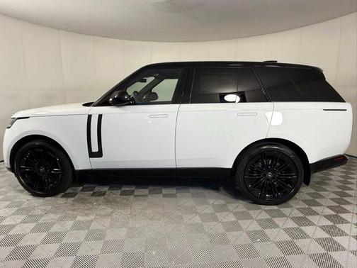 2025 Land Rover Range Rover SE