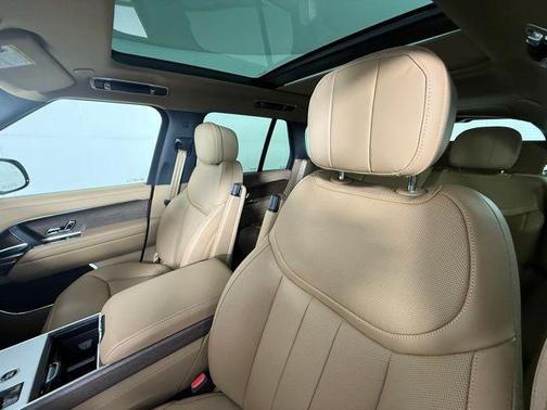 2025 Land Rover Range Rover SE
