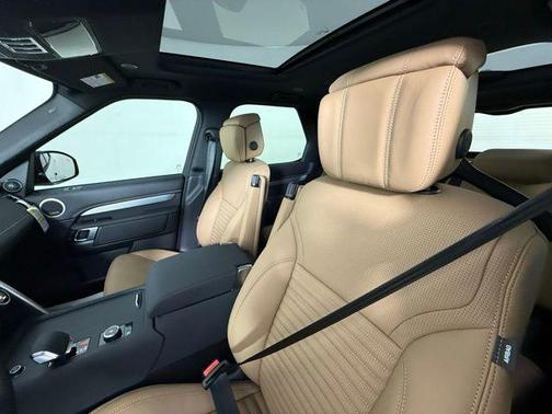 2025 Land Rover Discovery Dynamic SE