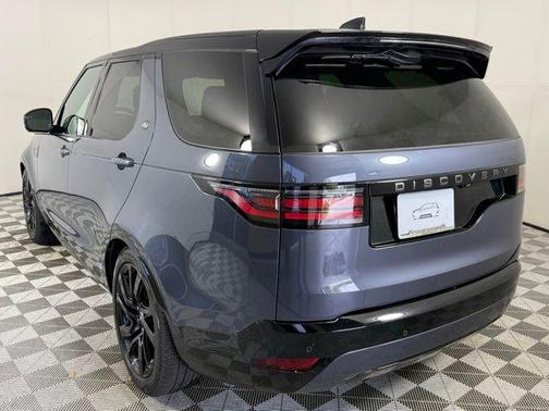 Varesine Blue Metallic 2025 Land Rover Discovery Dynamic SE