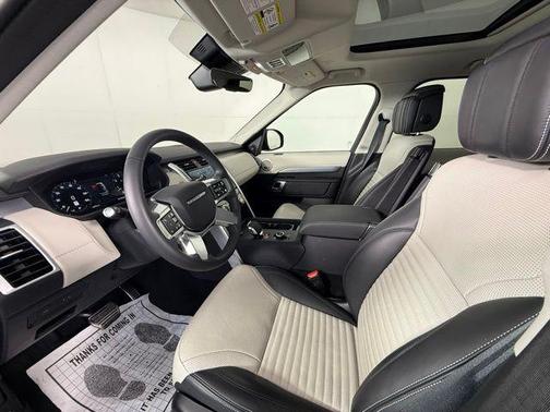 Varesine Blue Metallic 2025 Land Rover Discovery Dynamic SE