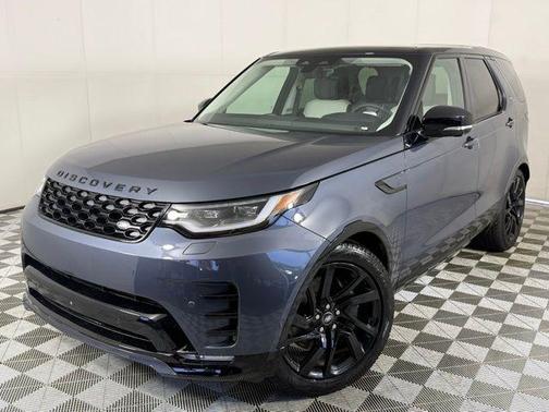 Varesine Blue Metallic 2025 Land Rover Discovery Dynamic SE