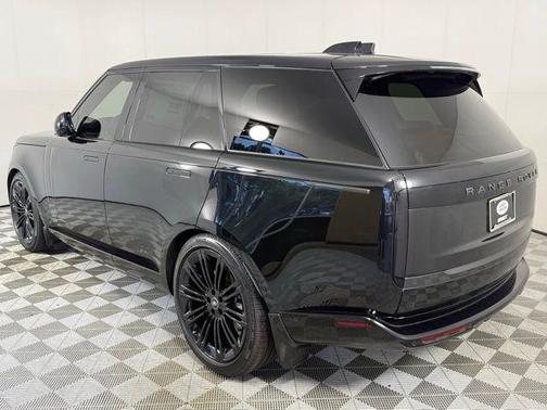 2025 Land Rover Range Rover SE