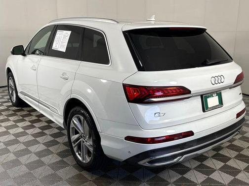 2021 Audi Q7 45 Premium Plus