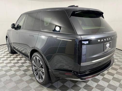 2025 Land Rover Range Rover SE