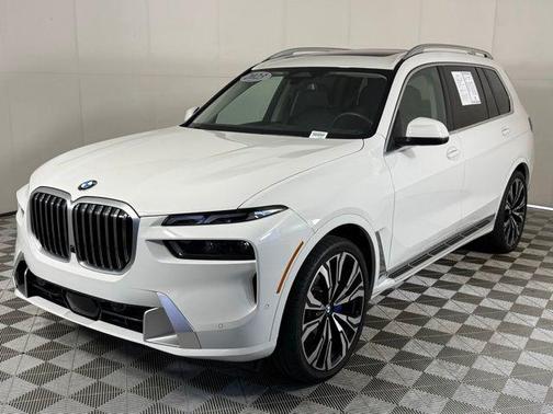 Alpine White 2023 BMW X7 xDrive40i