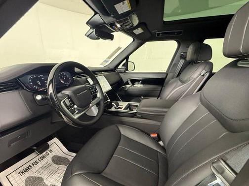 2025 Land Rover Range Rover SE