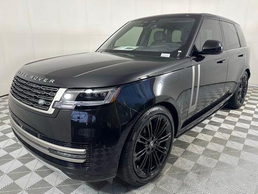2025 Land Rover Range Rover SE