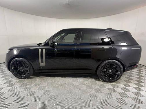 2025 Land Rover Range Rover SE