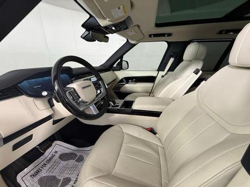 2025 Land Rover Range Rover SE