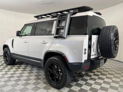 Borasco Gray Metallic 2026 Land Rover Defender S
