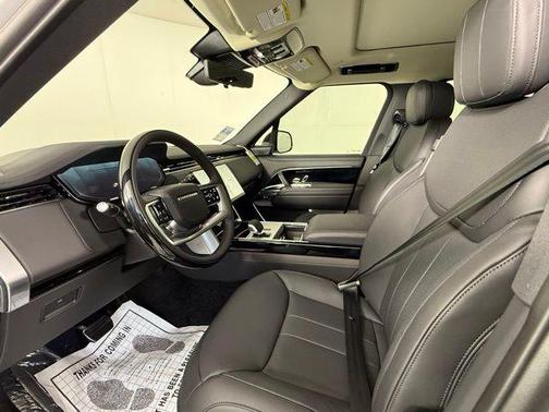 2025 Land Rover Range Rover SE