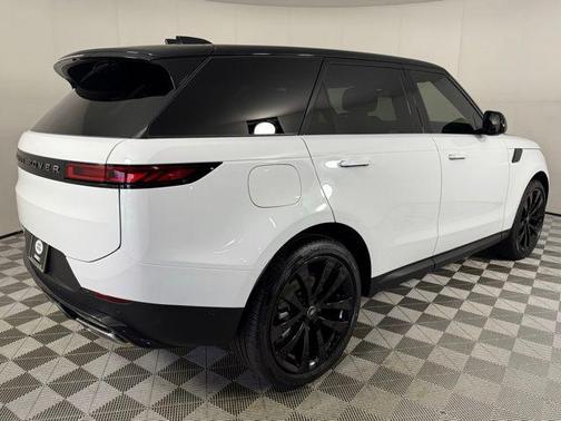 2025 Land Rover Range Rover Sport SE