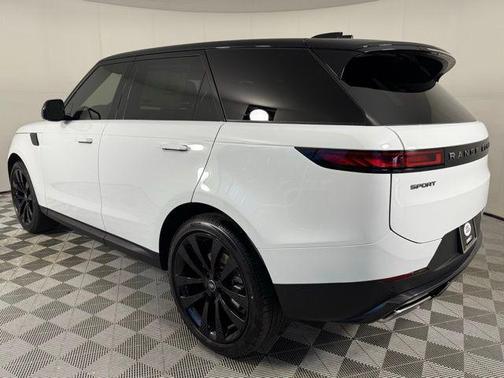 2025 Land Rover Range Rover Sport SE