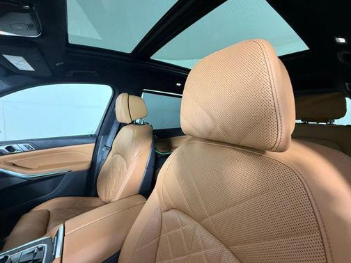 Gray Metallic 2023 BMW X7 xDrive40i
