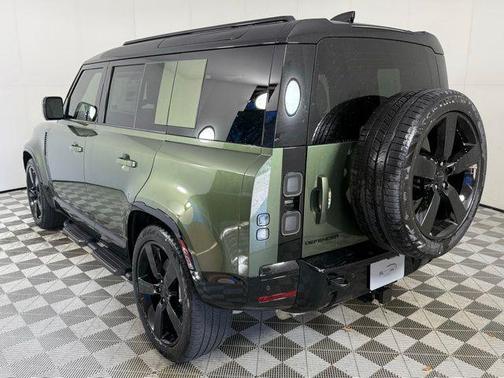 2026 Land Rover Defender X-Dynamic SE