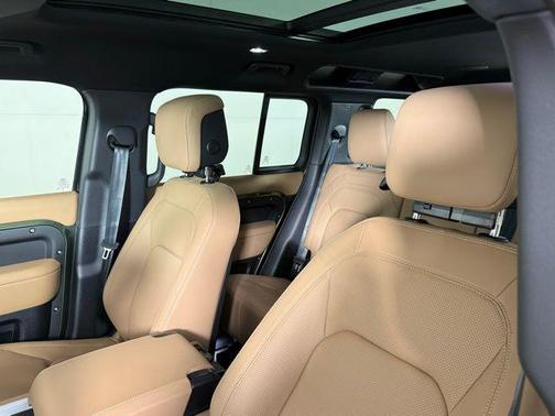 2026 Land Rover Defender X-Dynamic SE