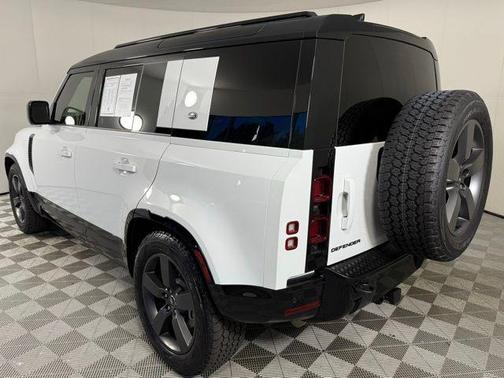 2024 Land Rover Defender X-Dynamic SE