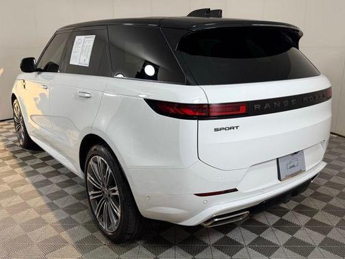 2025 Land Rover Range Rover Sport SE