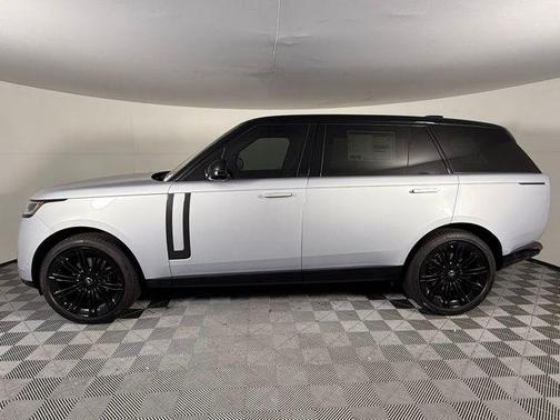 2025 Land Rover Range Rover SE