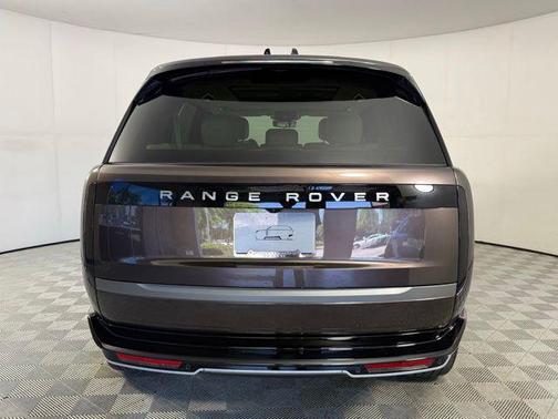 Tourmaline Brown SV Bespoke Ultra Metallic Gloss 2026 Land Rover Range Rover SE