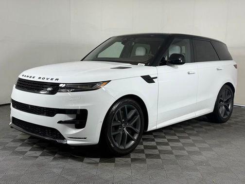2025 Land Rover Range Rover Sport SE