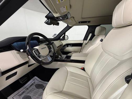 2025 Land Rover Range Rover SE