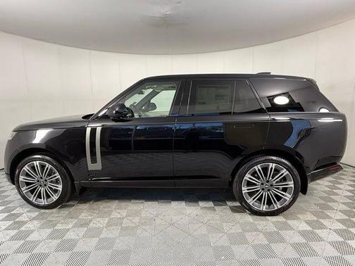 2025 Land Rover Range Rover SE