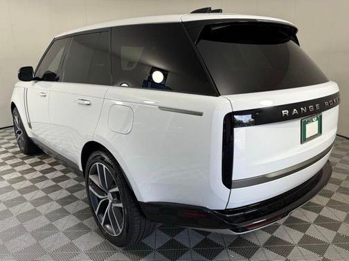 2025 Land Rover Range Rover SE