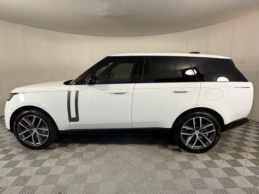 2025 Land Rover Range Rover SE