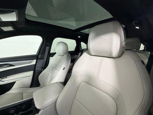 2025 Jaguar F-PACE P250