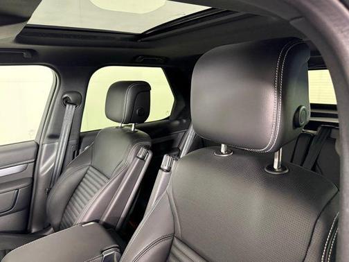 Carpathian Grey Prem Met 2025 Land Rover Discovery Dynamic SE