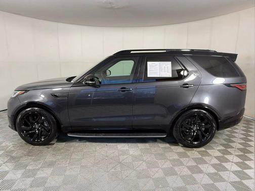 Carpathian Grey Prem Met 2025 Land Rover Discovery Dynamic SE