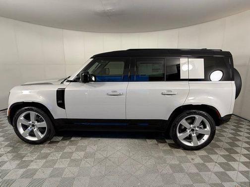 2026 Land Rover Defender X-Dynamic SE