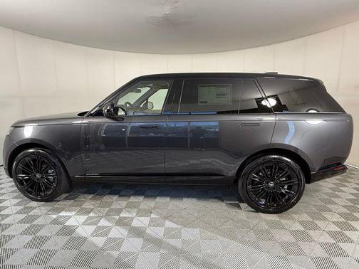 2025 Land Rover Range Rover SE