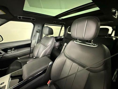 2025 Land Rover Range Rover SE