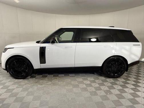 2025 Land Rover Range Rover SV