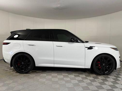 2023 Land Rover Range Rover Sport SE