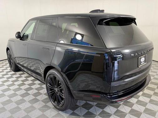 2025 Land Rover Range Rover SE