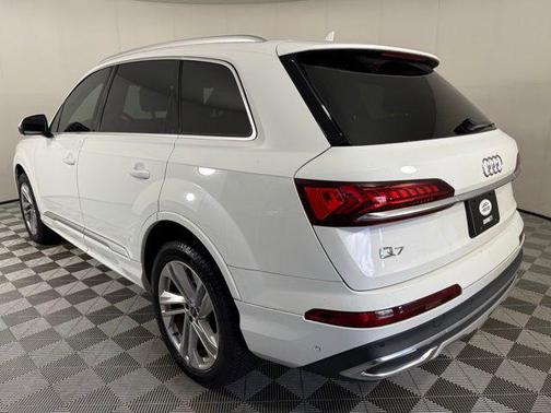 2021 Audi Q7 45 Premium Plus